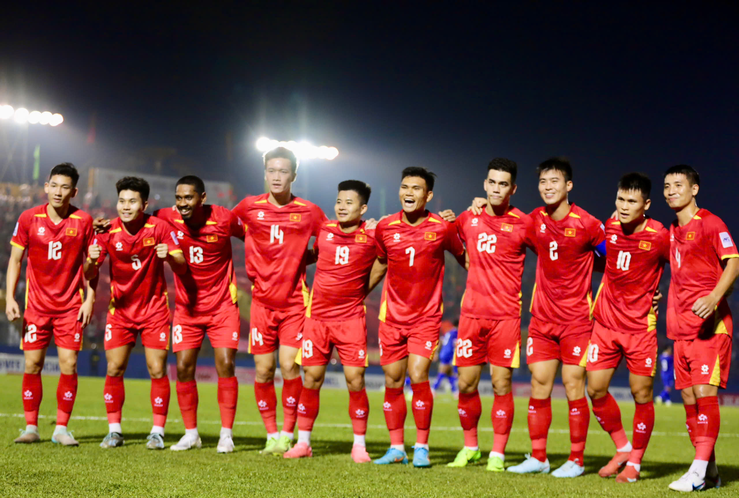 Trao cơ hội cho cầu thủ trẻ 1 Trao cơ hội cho cầu thủ trẻ - Ảnh 1.