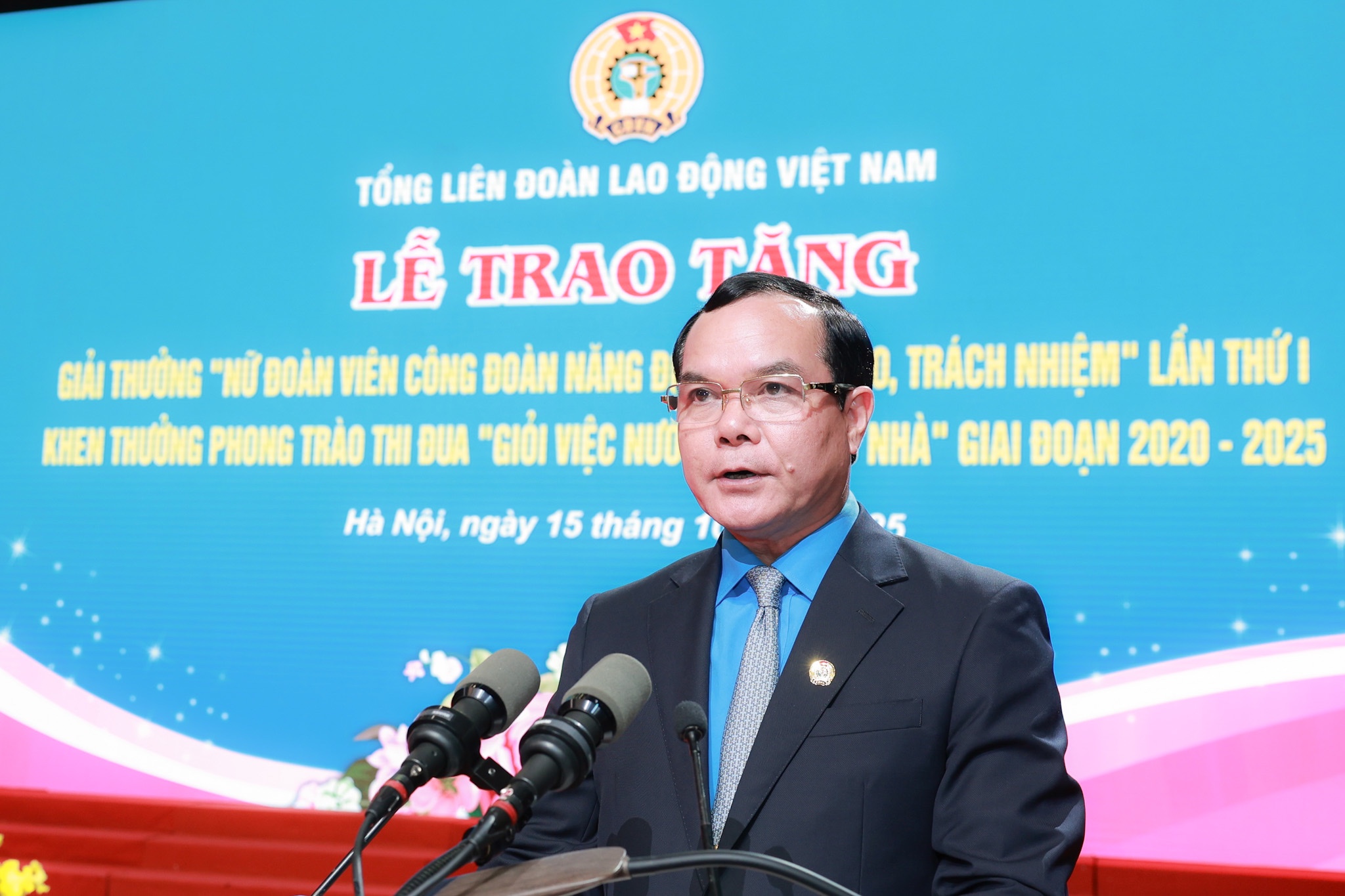 Trao tặng Giải thưởng 