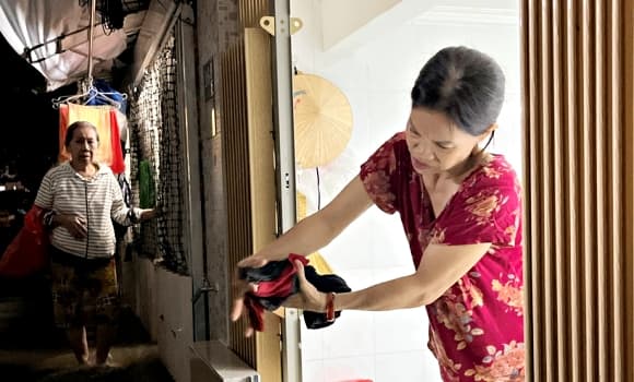 Triều cường, TP.HCM, nhét gạch vào bồn cầu