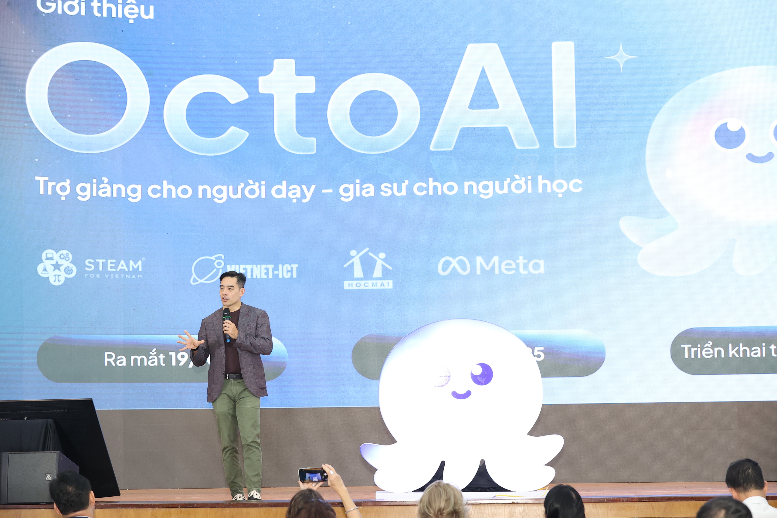 Trợ lý AI 'bình dân học vụ' cho giáo viên Việt Nam - Ảnh 1.