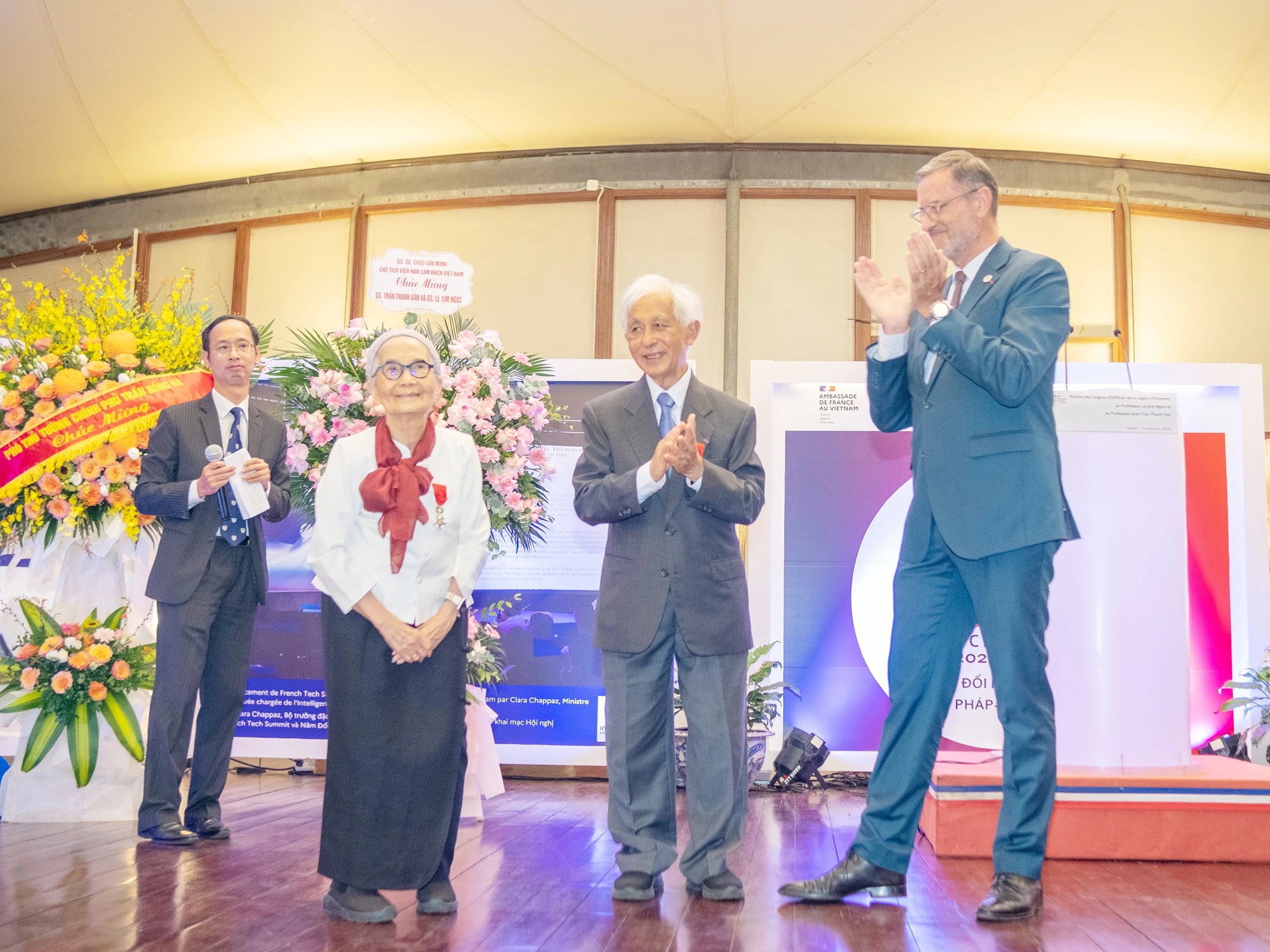 - Ảnh 1. - Ảnh 1.