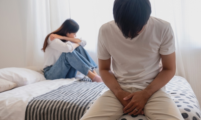 Bệnh sùi mào gà khiến cặp đôi rạn nứt tình cảm. Ảnh minh họa: Vecteezy