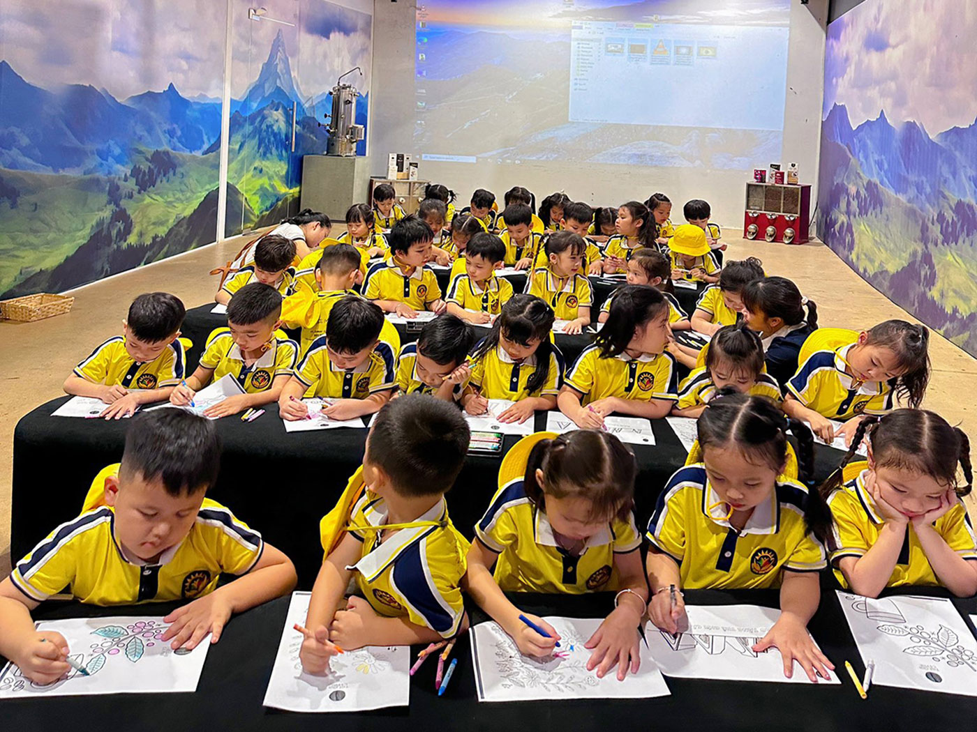 - Ảnh 2. - Ảnh 2.