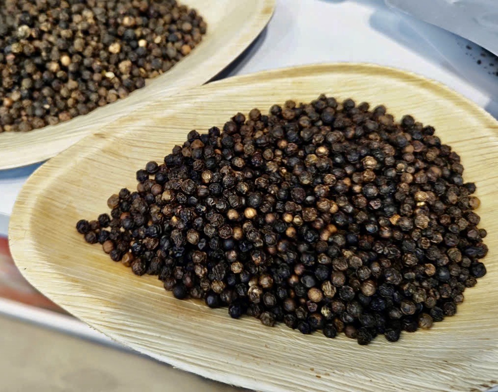 Trung Quốc tăng mua, giá hạt tiêu sẽ duy trì mức cao trong năm nay - Ảnh 1.