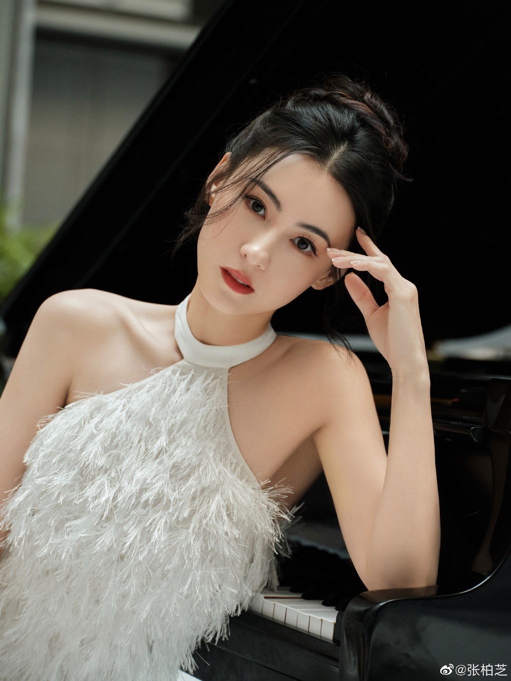 Trương Bá Chi bị kiện gần 2 triệu USD: Góc khuất của những “hợp đồng nô lệ” - 4