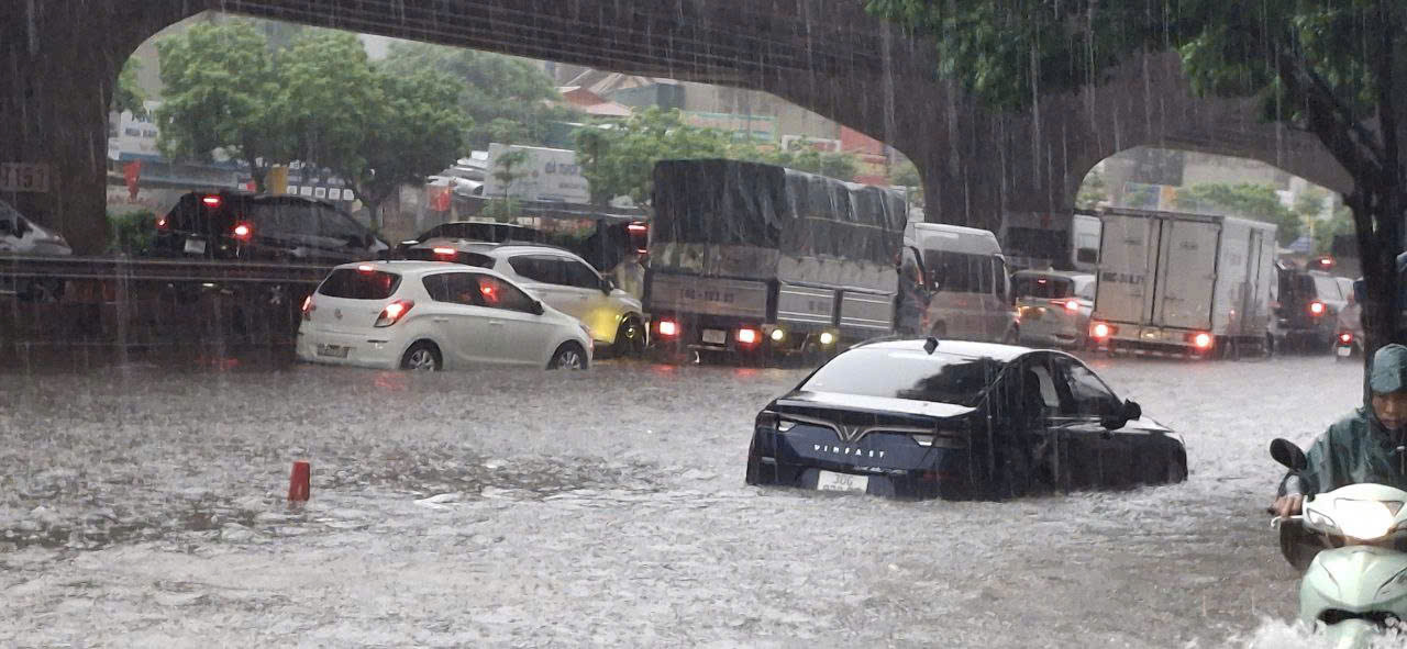 Trường hợp bảo hiểm không đền bù cho ô tô hư hỏng mùa mưa bão - Ảnh 1. Trường hợp bảo hiểm không đền bù cho ô tô hư hỏng mùa mưa bão - Ảnh 1.