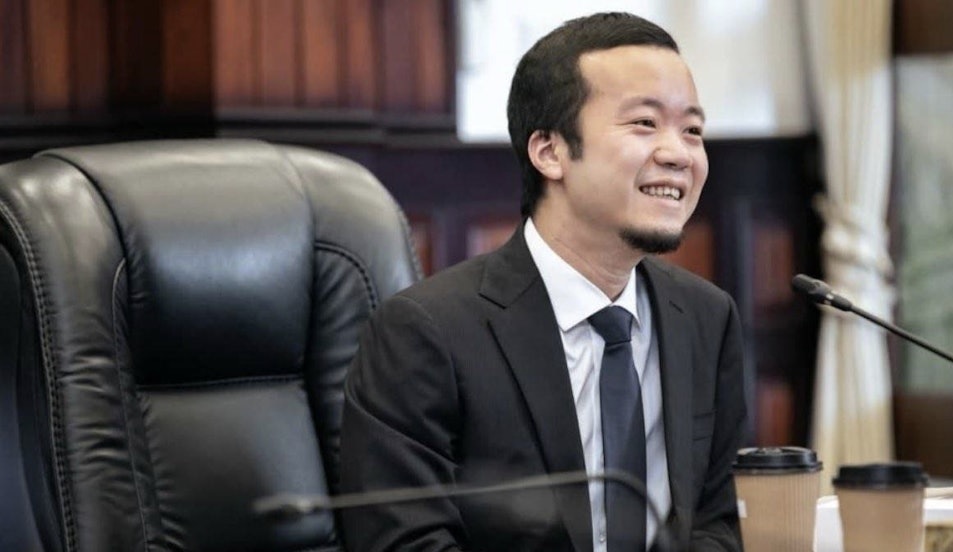 Hé lộ cánh tay phải của tỉ phú đứng sau “tập đoàn lừa đảo” tại Campuchia - Ảnh 1.