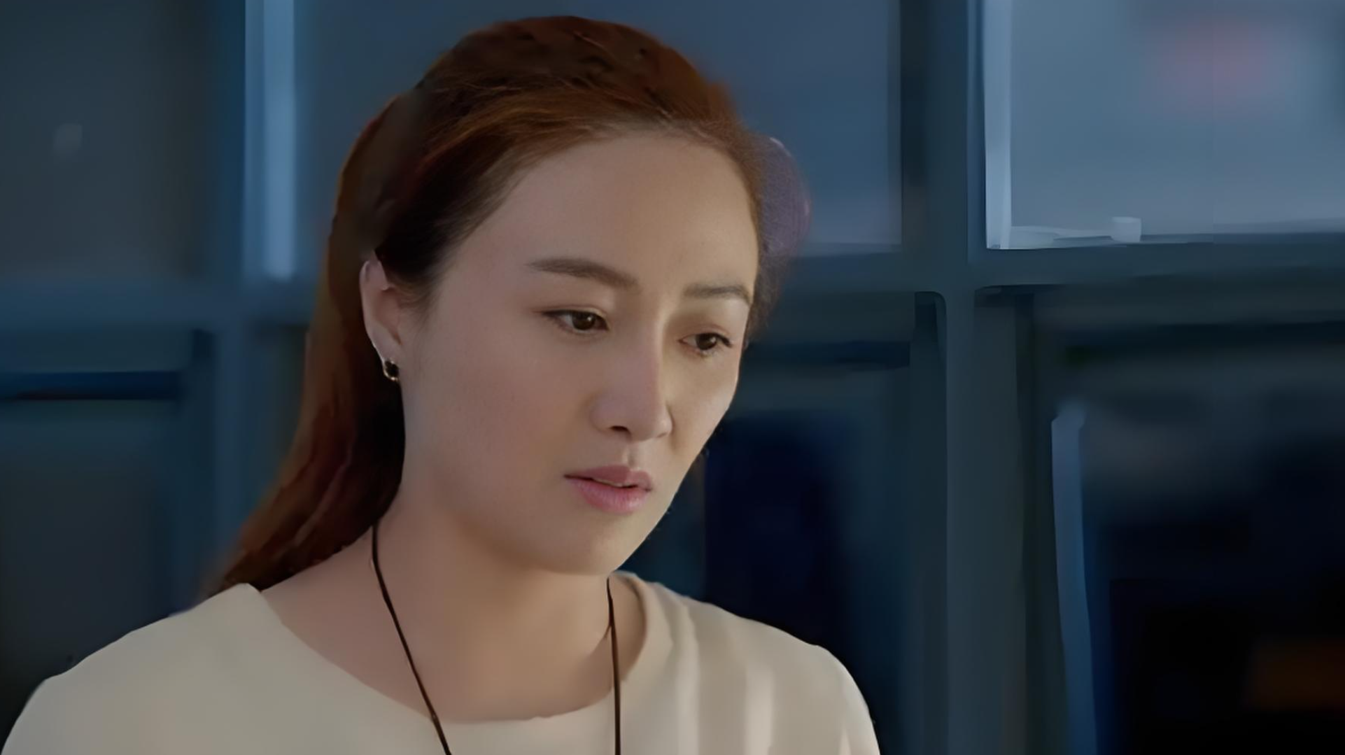 Từ ngày mẹ chồng gọi điện cho tôi, giọng run run bảo: "Con ơi, đưa chị về ở cùng đi" là tôi biết sóng gió đã ập đến- Ảnh 1.