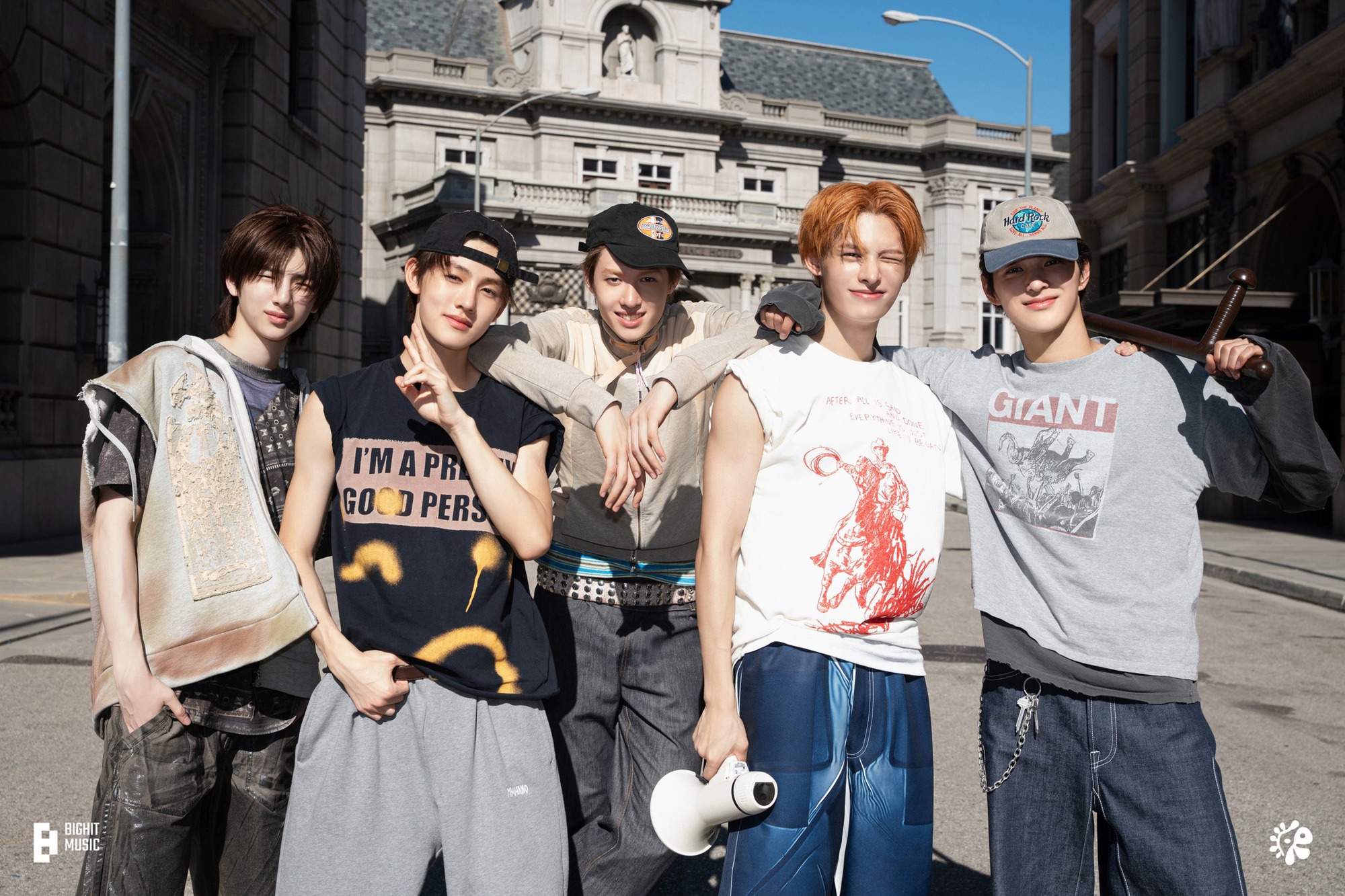 Nhóm nam đang mang cơn sốt Kpop trở lại: Tưởng flop ai ngờ hot không tưởng, toàn “ngoan xinh yêu” làm cô dì đổ đứ đừ- Ảnh 1.