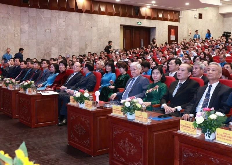 Tuyên đương 80 điển hình tại Đại hội thi đua yêu nước CNVC-LĐ toàn quốc lần thứ XI 1 Đại hội thi đua yêu nước công nhân viên chức - lao động toàn quốc lần thứ XI - Ảnh 1.