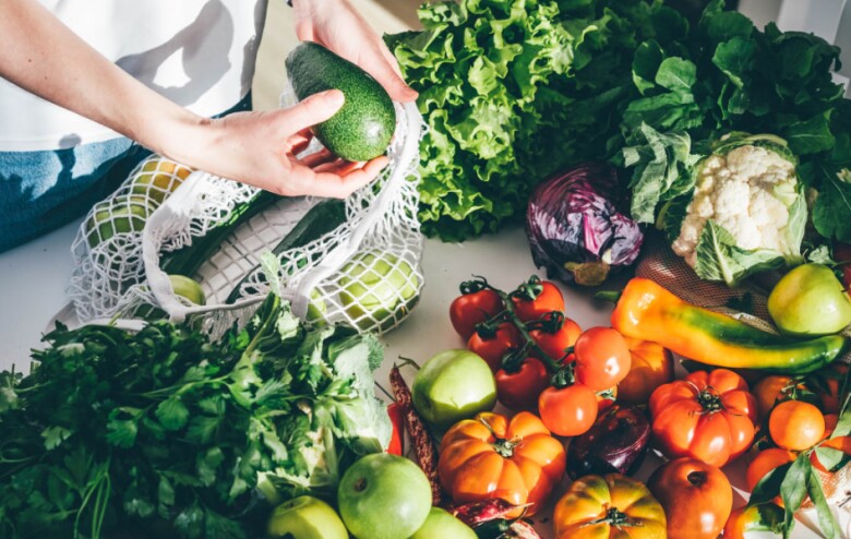 Bước đầu tiên giúp Phan Nghinh Tử giữ được vẻ ngoài trẻ trung chính là kiểm soát chế độ ăn uống.