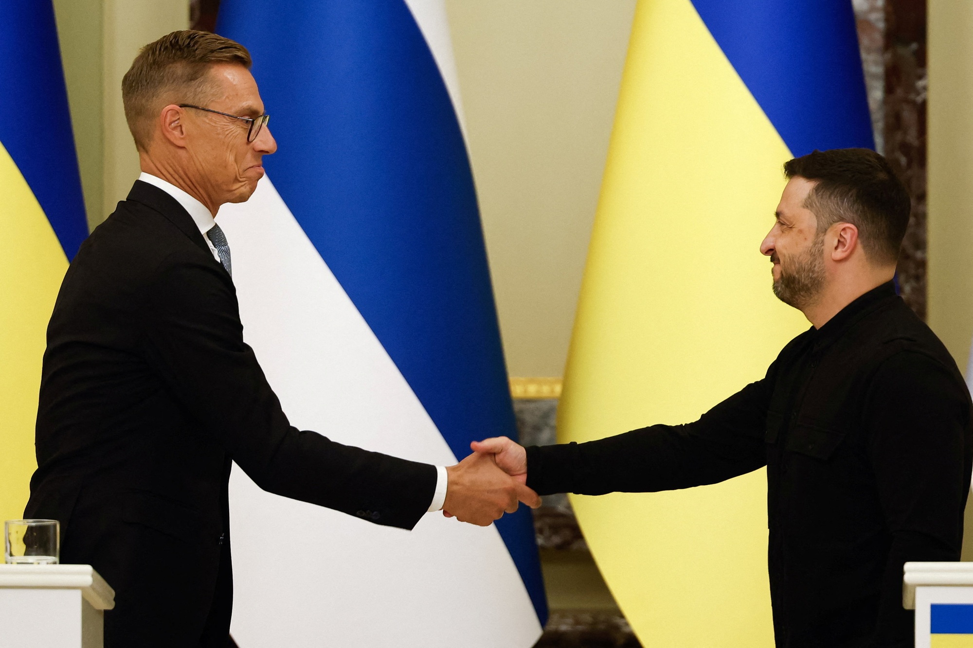 Ukraine hối đồng minh gia tăng sức ép lên Nga - Ảnh 1.