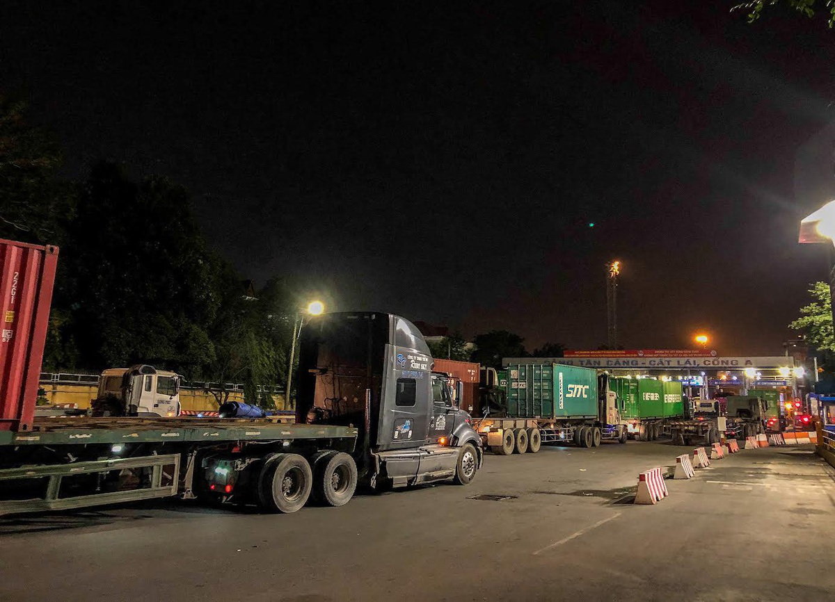 Ùn tắc ở cảng Cát Lái - Phú Hữu: TP.HCM điều phối sản lượng hàng hóa để phù hợp năng lực hạ tầng 1 Ùn tắc ở cảng Cát Lái - Phú Hữu: TP.HCM điều phối sản lượng hàng hóa để phù hợp năng lực hạ tầng - Ảnh 1.
