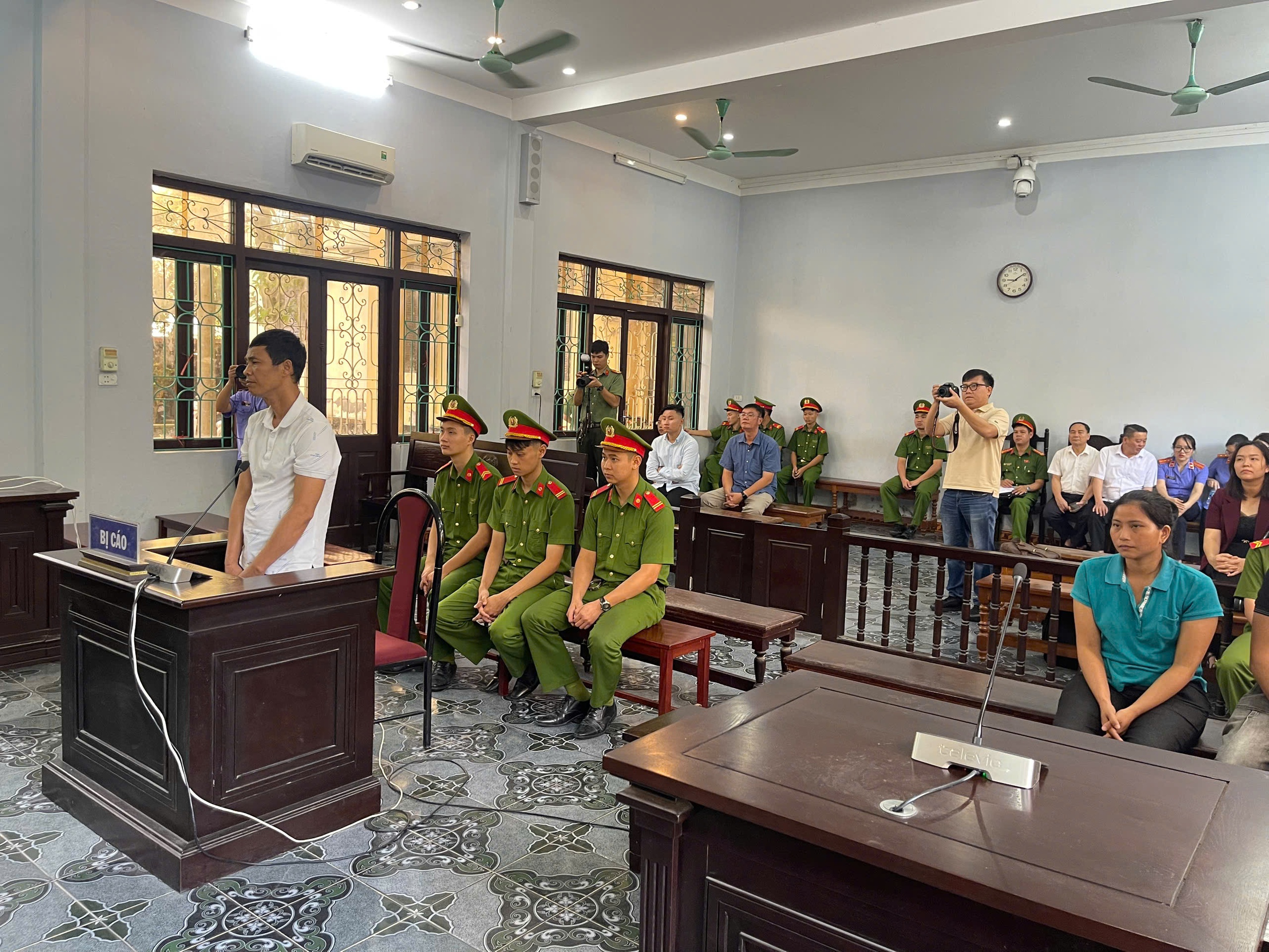 Đề nghị miễn trách nhiệm hình sự cho người nuôi gà lôi trắng tại Hưng Yên - Ảnh 1.