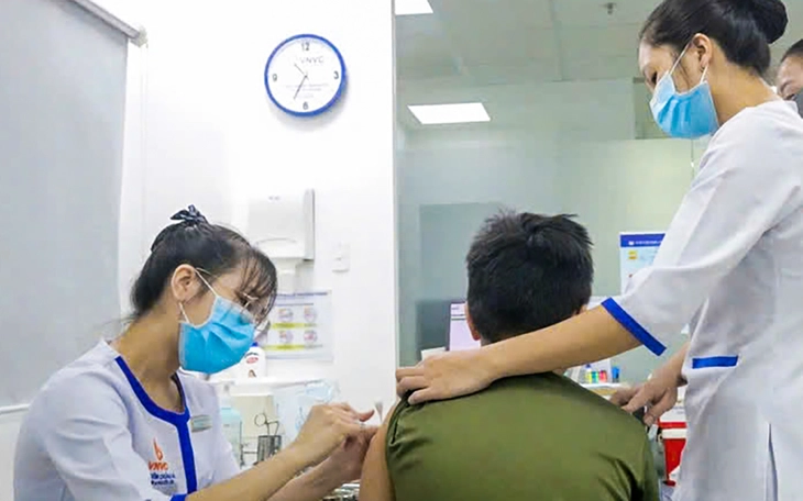 Vệ sinh vùng kín bằng nước muối để ‘phòng bệnh qua đường tình dục’, vẫn mắc sùi mào gà - Ảnh 2.