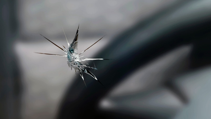 Vết nứt kính trên kính lái ôtô. Ảnh: Autonation Mobile Service