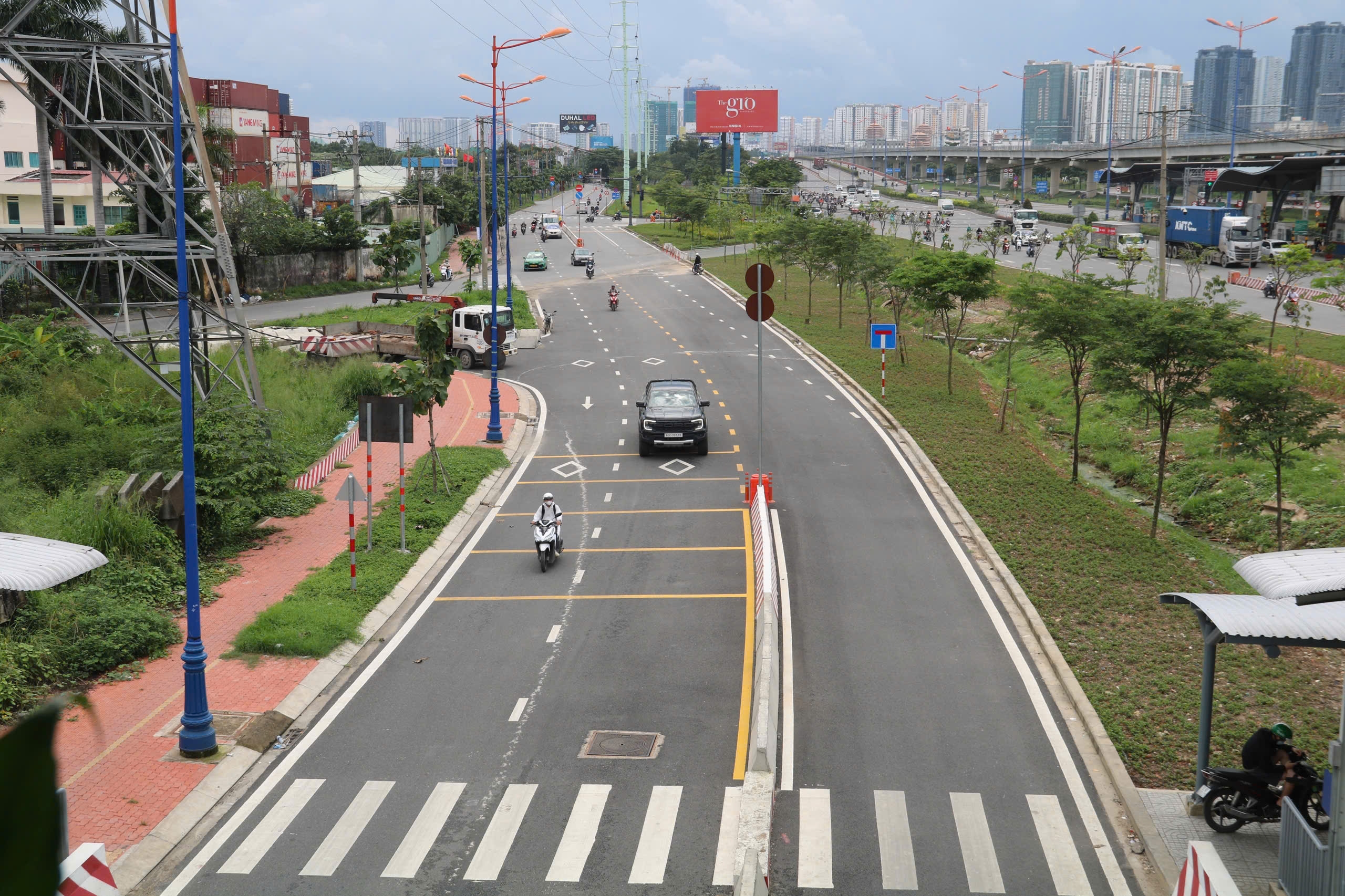 Vì sao đường song hành Võ Nguyên Giáp chờ hai năm mới thông xe? - Ảnh 1.