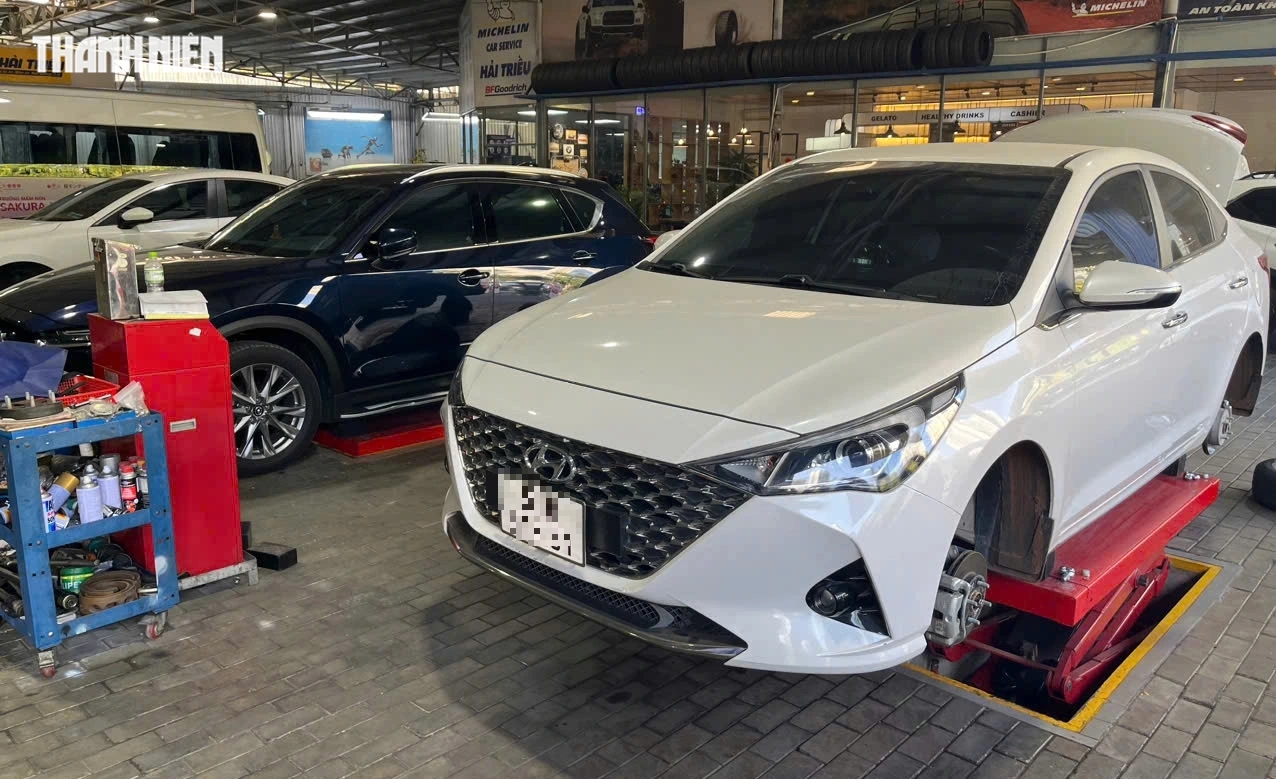 Giảm xóc bên phải ô tô tại Việt Nam thường hư hỏng sớm hơn bên trái - Ảnh 1. Giảm xóc bên phải ô tô tại Việt Nam thường hư hỏng sớm hơn bên trái - Ảnh 1.