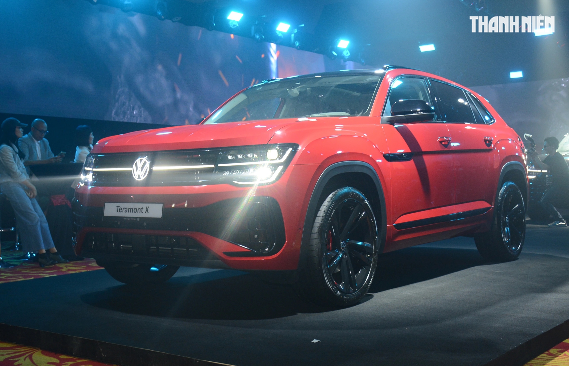 Vì sao ô tô mới sử dụng đèn pha mảnh và phân tầng ngày càng phổ biến - Ảnh 1.