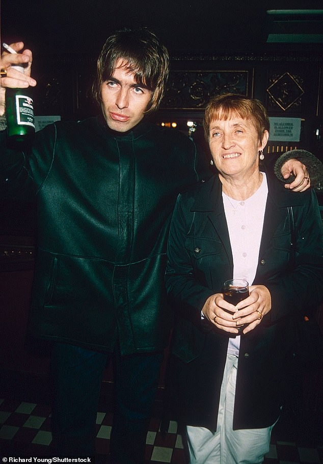 Victoria Beckham mượn chuyện để 