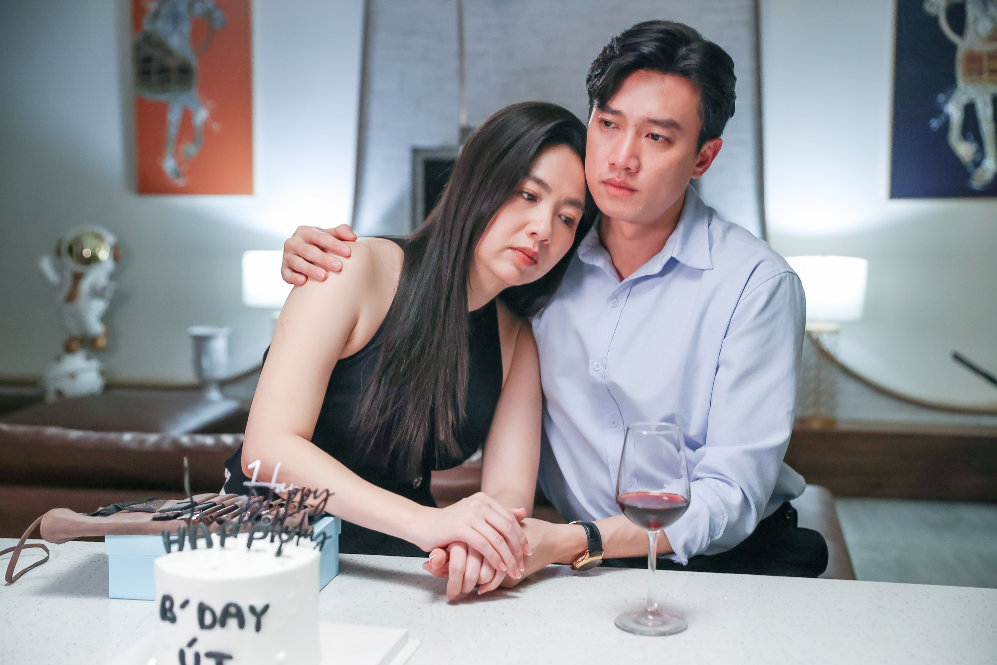 Việt Nam có 1 tổng tài vừa đẹp vừa giàu ngang ngửa Trần Vỹ Đình: Ở biệt thự 7000m2, trẻ mãi không già suốt 15 năm - Ảnh 1.