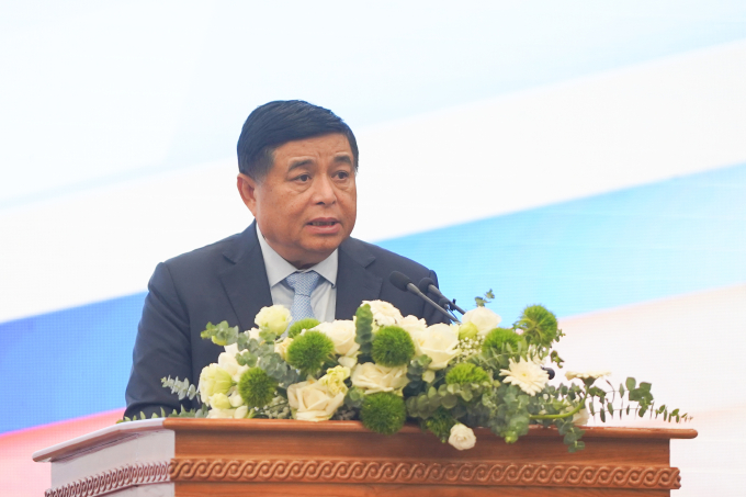 Phó thủ tướng Nguyễn Chí Dũng phát biểu tại Diễn đàn Thúc đẩy đổi mới sáng tạo, phát triển các ngành công nghệ chiến lược, tháng 10/2025. Ảnh: Lưu Quý