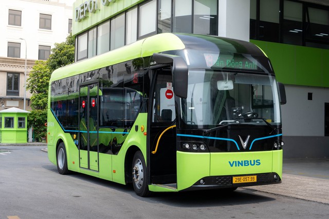 VinFast ra mắt xe dài 12 mét, nặng hơn 9 tấn, chở được 90 người- Ảnh 4.