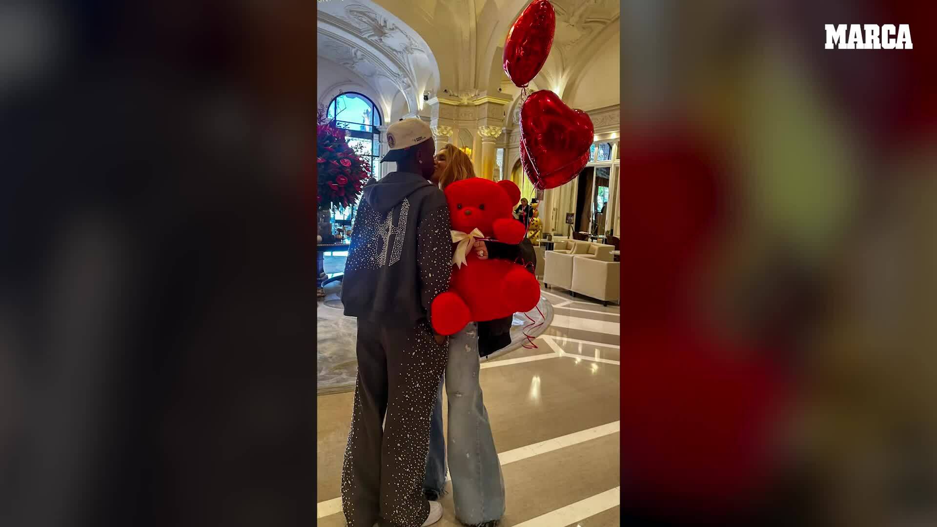 Vinicius công khai bạn gái hơn tuổi Virginia Fonseca