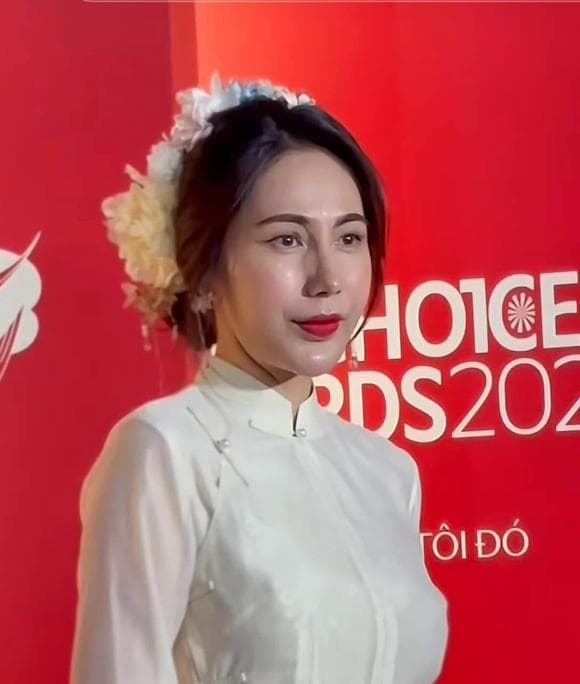 ca sĩ Thủy Tiên, danh thủ Công Vinh, sao Việt