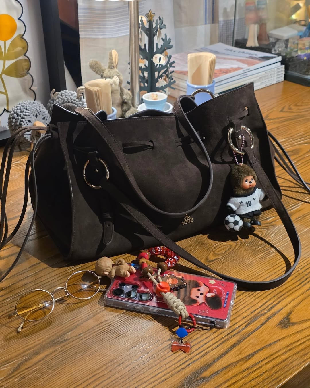 Phú bà khoe túi: Vợ đại gia Thái Lan không quan tâm túi hiệu gì, nhưng charm nhất định phải gắn- Ảnh 11.