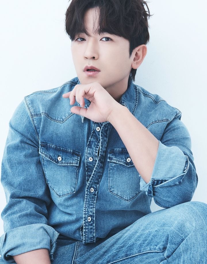 Vụ nam ca sĩ chi tiền tỷ "chạy án": Con số thực sự lên tới 50 tỷ đồng! - Ảnh 1.