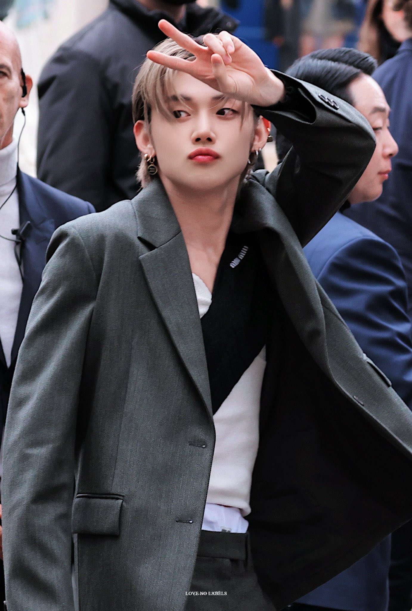 Vũ trụ hot girl Miu Miu: Lộ khung hình nóng bỏng của công chúa Kpop và Vũ trụ hot girl Miu Miu: Lộ khung hình nóng bỏng của công chúa Kpop và