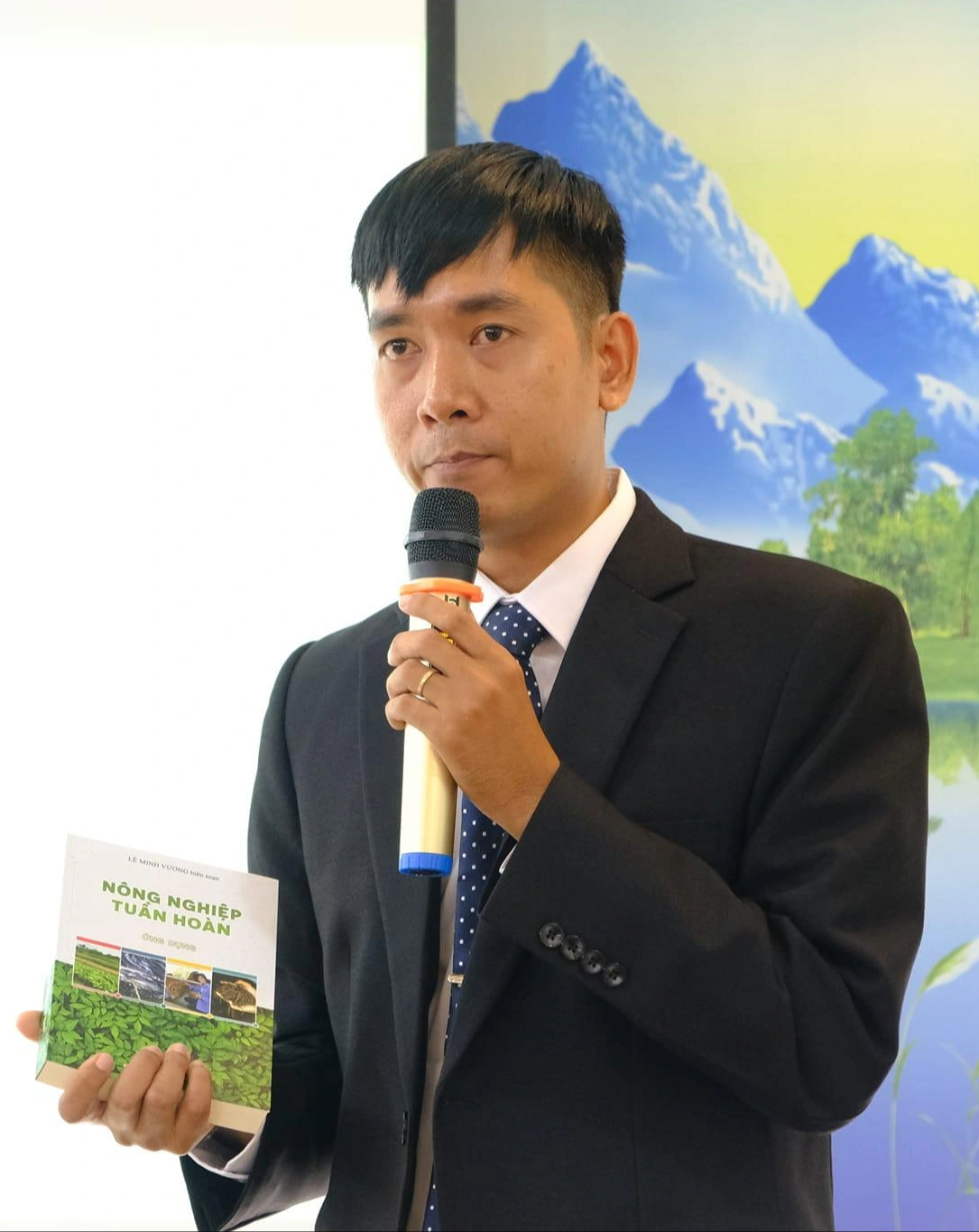 Vương trùn quế 3 Vương trùn quế - Ảnh 3.