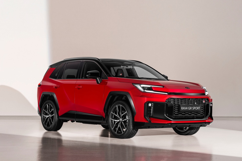 Vượt mặt Mercedes, Toyota trở thành thương hiệu ô tô đắt giá nhất hành tinh - 2