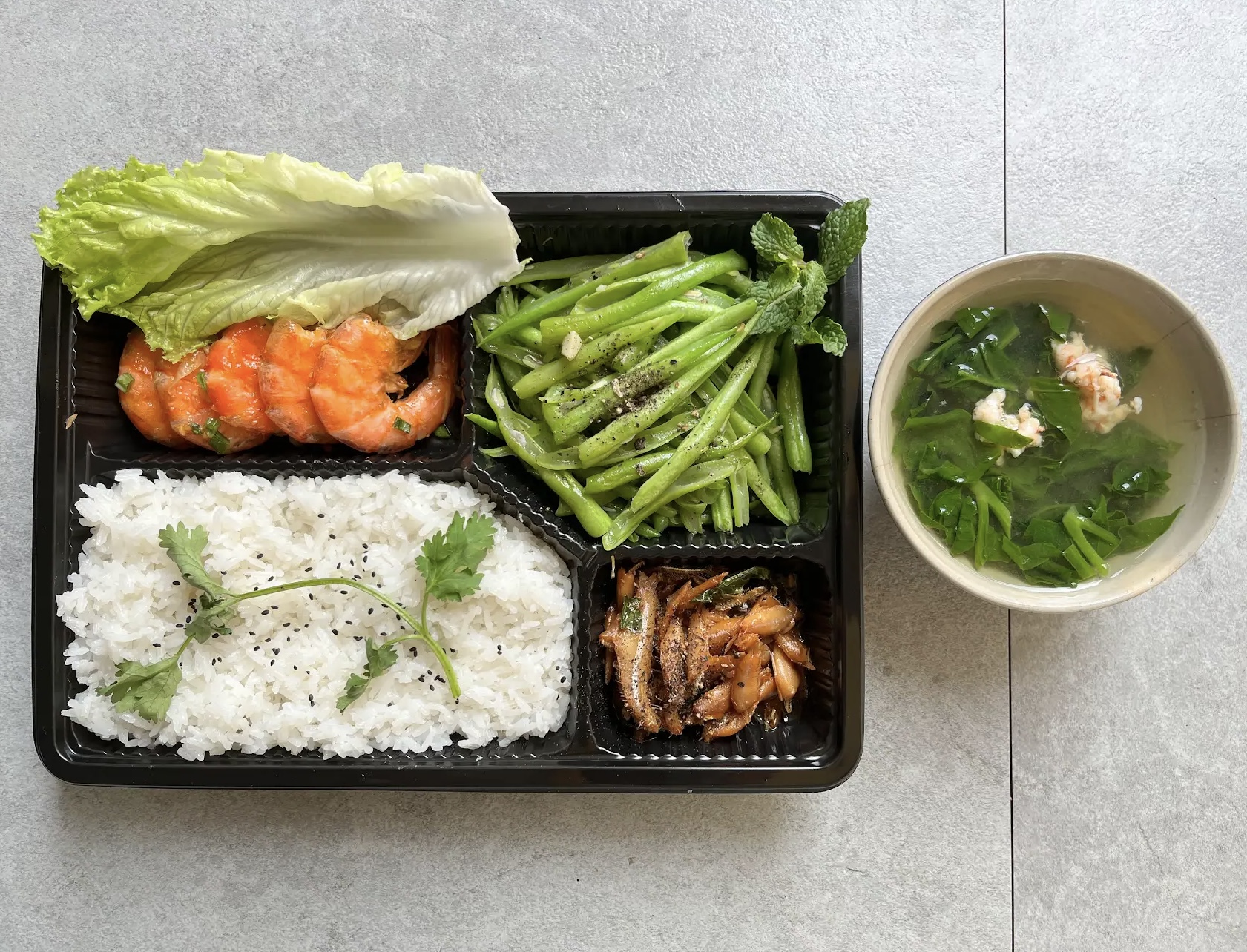 cơm sinh viên - Ảnh 2.