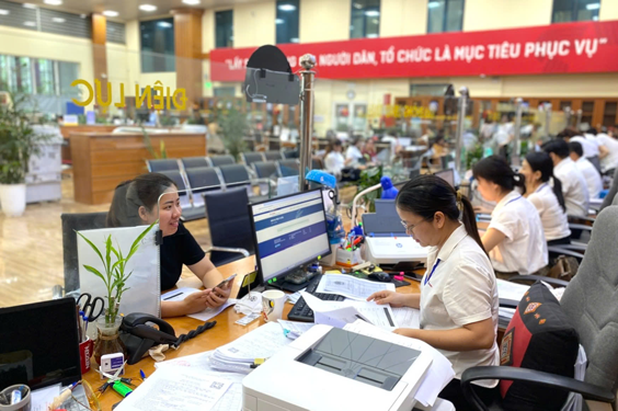 Xây dựng đội ngũ công chức thực tài- Ảnh 1. Xây dựng đội ngũ công chức thực tài- Ảnh 1.