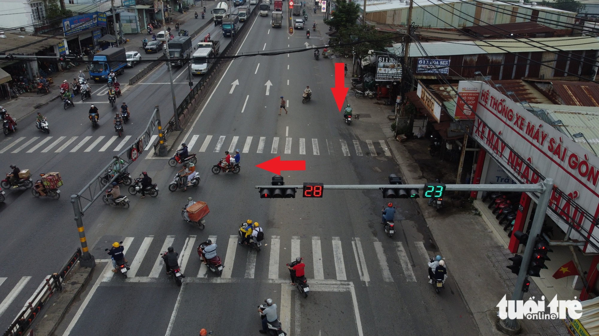 ngược chiều - Ảnh 1.