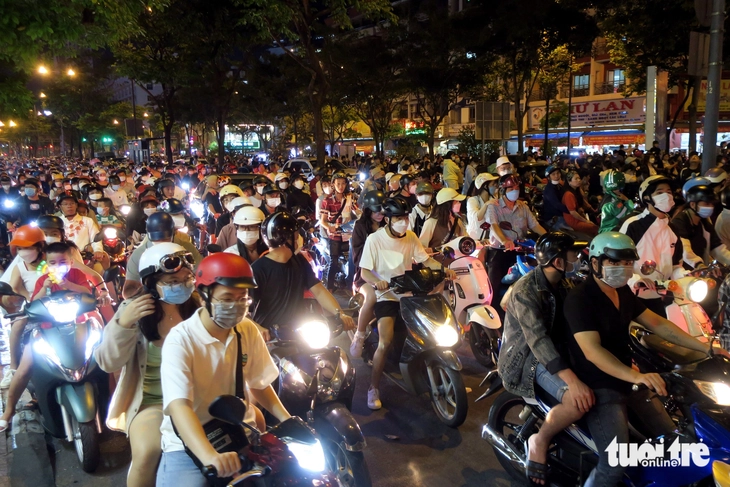 xe máy xăng - Ảnh 1.