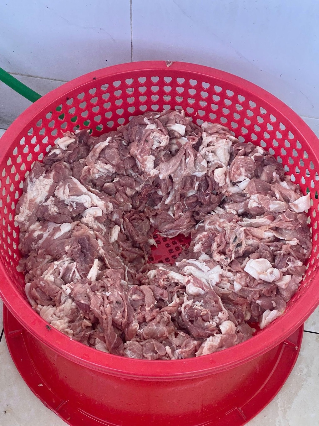 Xôn xao bếp ăn học sinh tiểu học ở Hà Nội nhập cá ươn, thịt bốc mùi - 1 Xôn xao bếp ăn học sinh tiểu học ở Hà Nội nhập cá ươn, thịt bốc mùi - 1