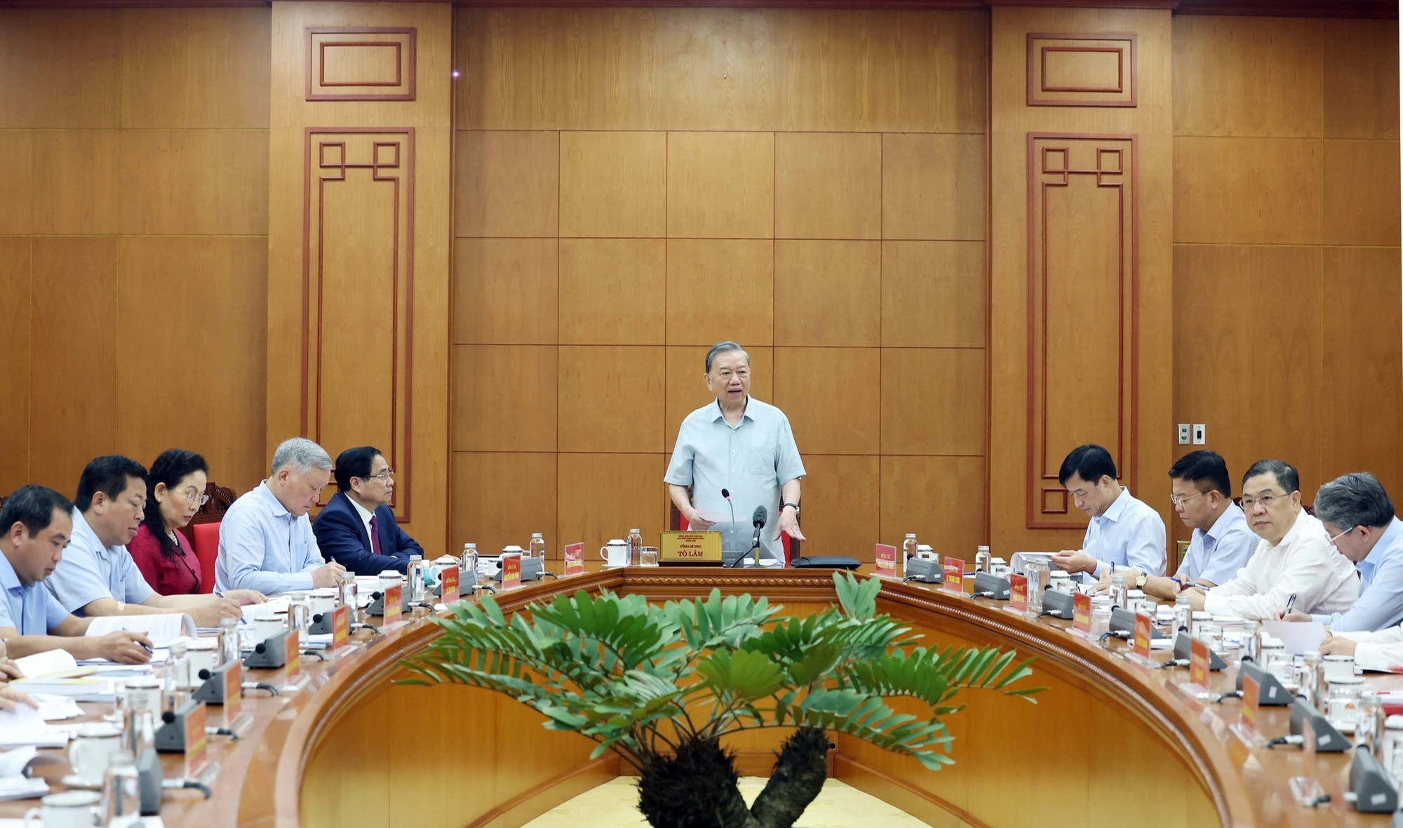 Tổng Bí thư: Xử lý hài hòa, tháo gỡ vướng mắc trong luật Đất đai - Ảnh 2.