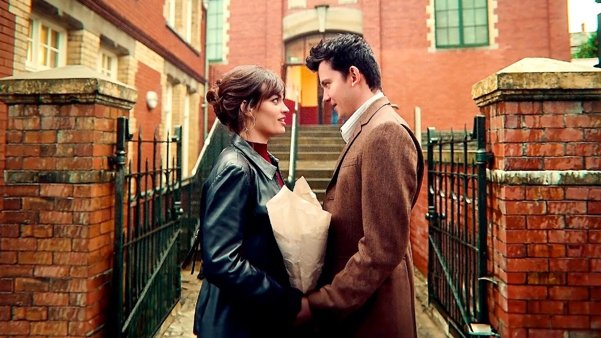 Xem phim Sex Education, tôi bỗng nhận ra yêu nhau đến mấy cũng chẳng thành nếu thiếu điều quan trọng này - Ảnh 1.