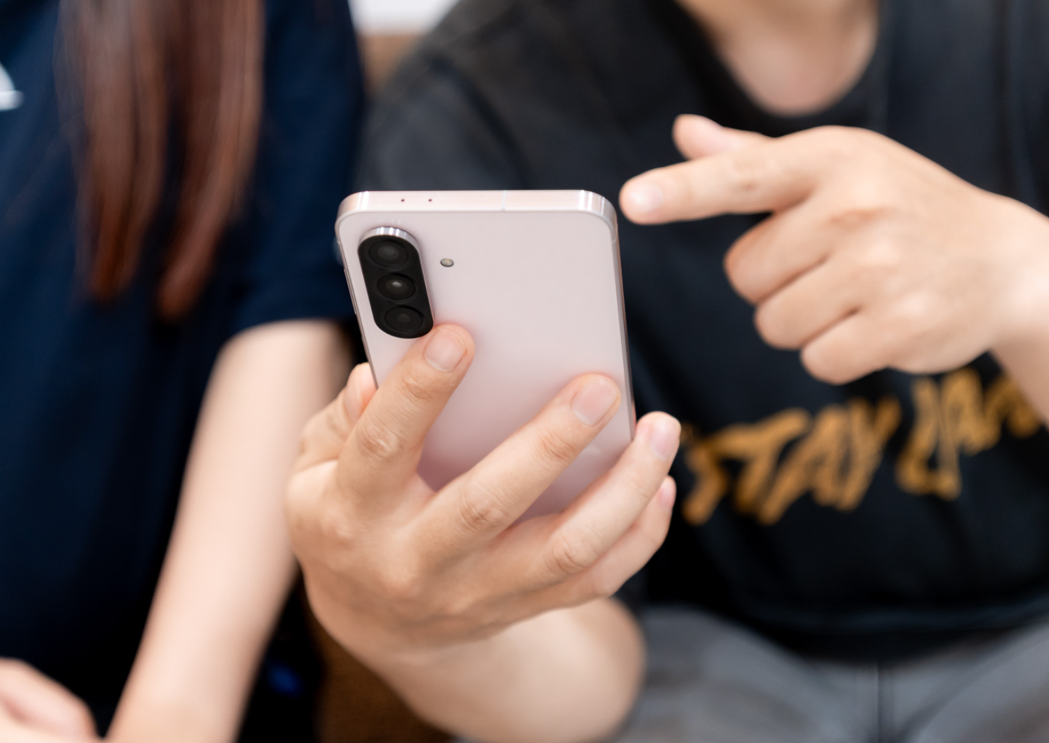 Sinh viên hết “đọc slide” từ đây: bật Gemini Live trên Galaxy A56 5G, biến lớp học thành show diễn thực thụ- Ảnh 1.