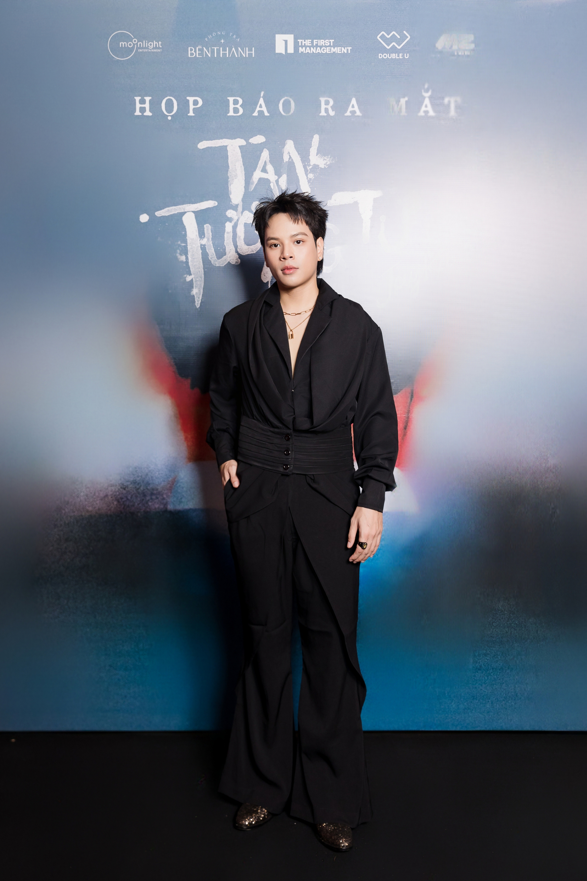 Nam ca sĩ có hit, cưới vợ hotgirl rồi “lặn” khỏi showbiz, hát hay thế này sao mãi không nổi?- Ảnh 1. Nam ca sĩ có hit, cưới vợ hotgirl rồi “lặn” khỏi showbiz, hát hay thế này sao mãi không nổi?- Ảnh 1.