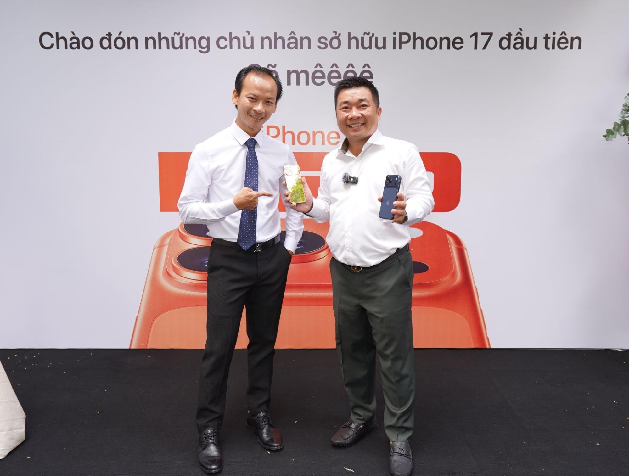 iPhone 17 Pro Max và iPhone Air vừa mở bán đã có người tuyên bố sẽ chế tác vàng, giá có thể lên tới 2 tỷ đồng- Ảnh 1.