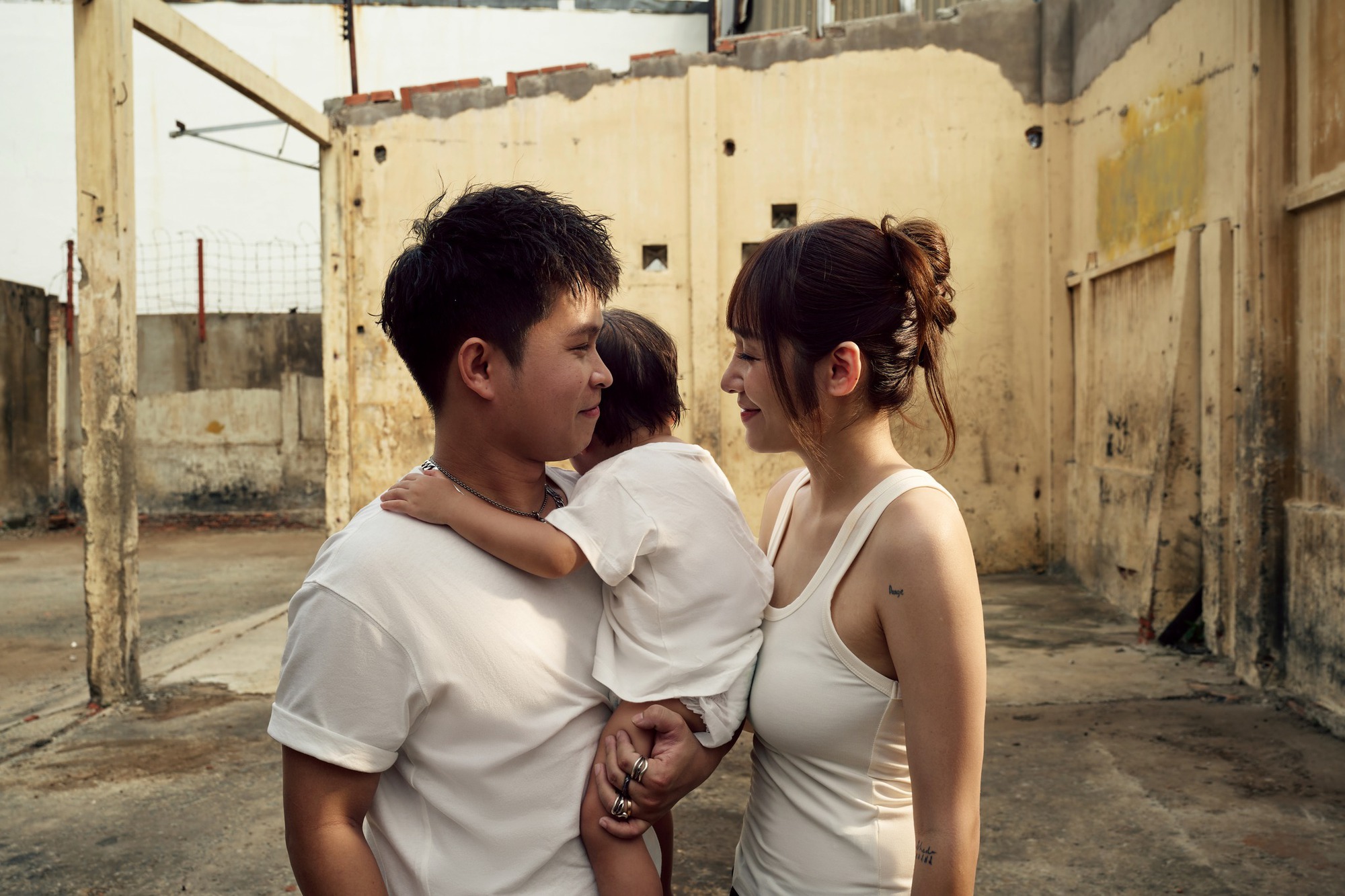 Quán quân Rap Việt mất hút 4 năm bất ngờ xuất hiện, lấy vợ sinh con xong netizen quên luôn từng oanh tạc thế nào- Ảnh 1.