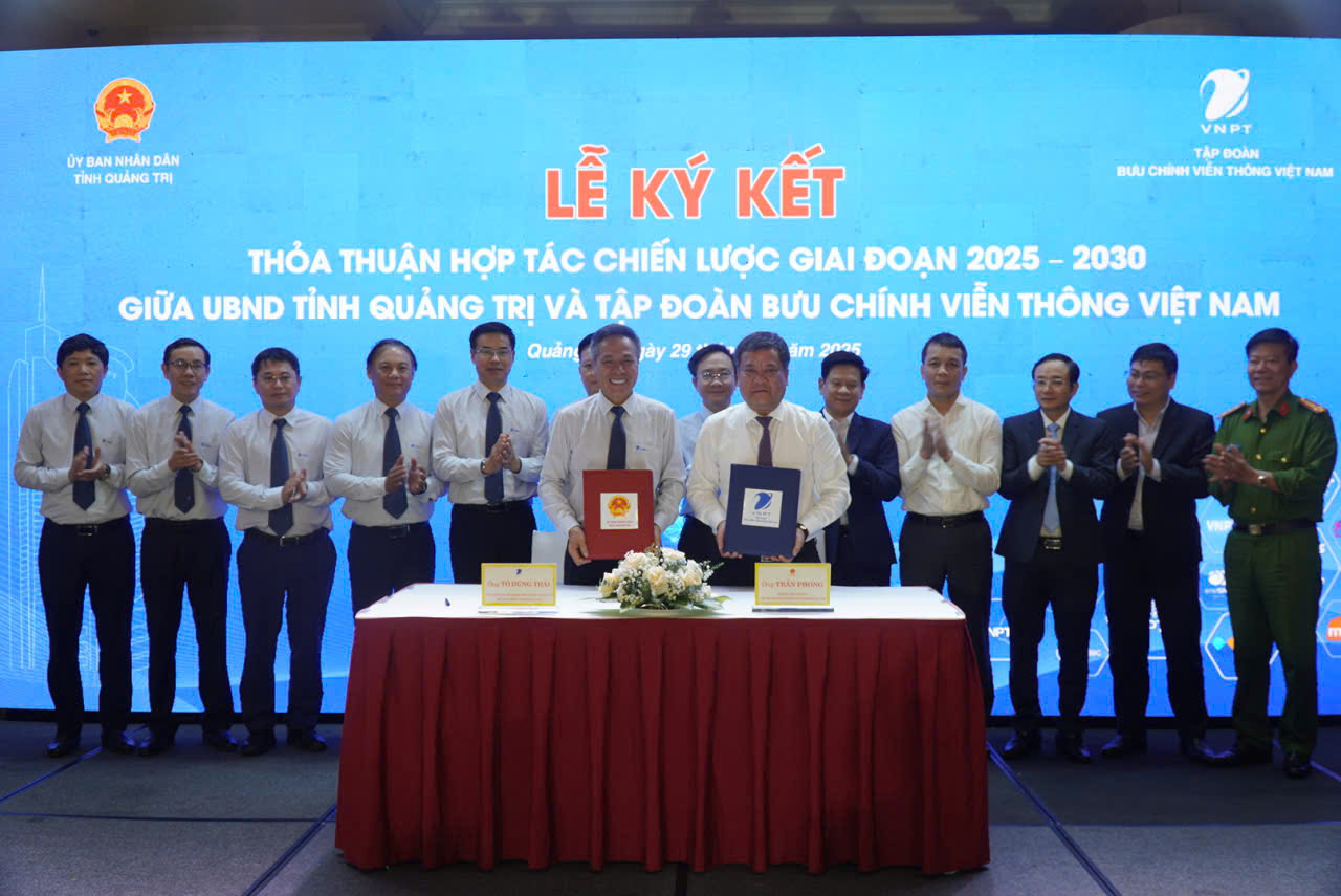 ‘Tập đoàn VNPT sẵn sàng cho Quảng Trị thuê máy, phần mềm, đào tạo để gỡ 'khó' hành chính công’- Ảnh 1.