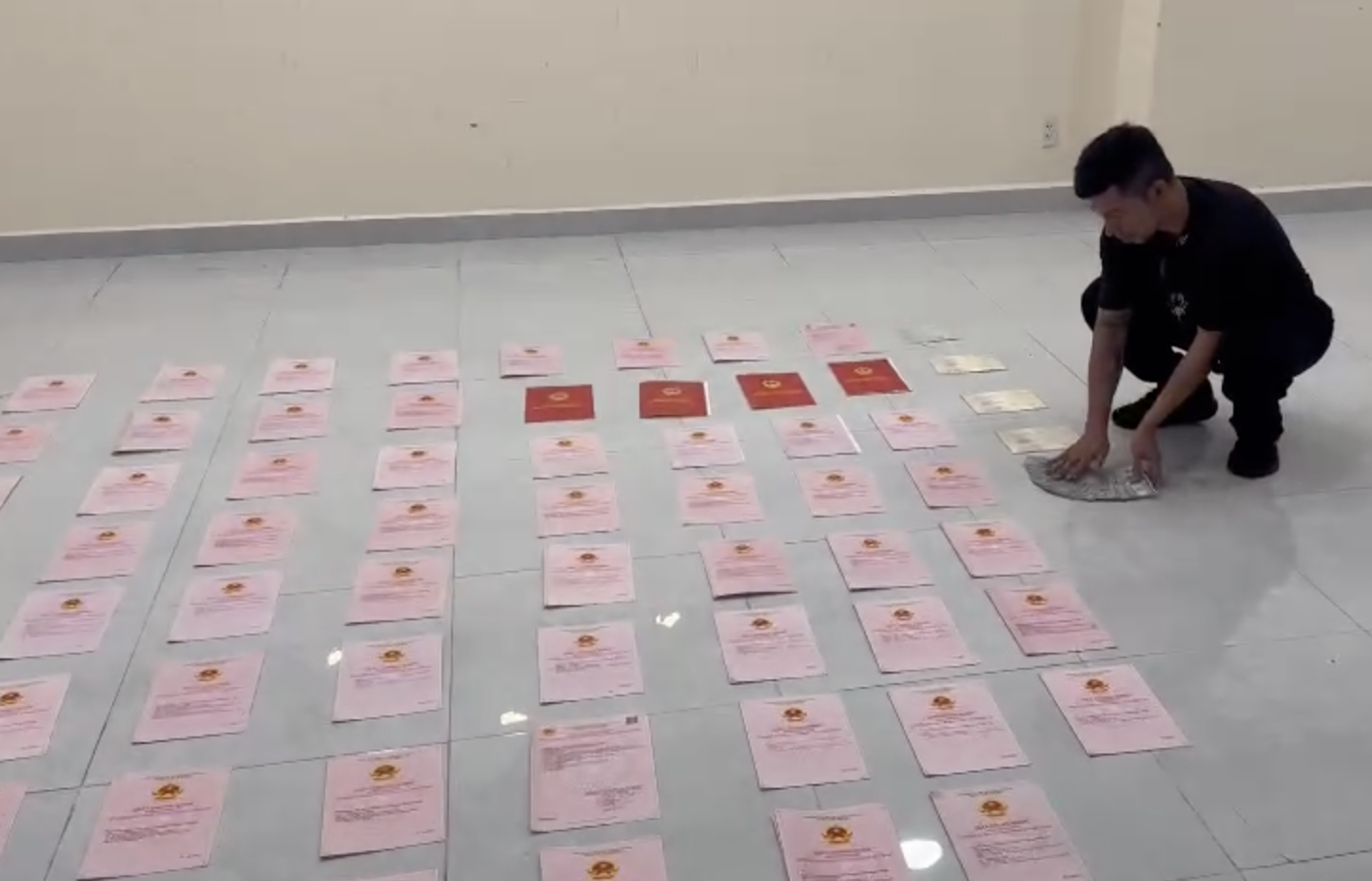 Sở hữu đến 80 sổ đỏ, Lương Bằng Quang và Ngân 98 chi bao nhiêu để 