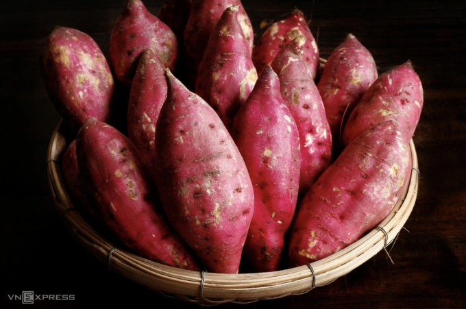 Một nghiên cứu ghi nhận rằng, ăn 100 g khoai lang mỗi ngày trong 2 tuần giúp cải thiện rõ rệt tình trạng táo bón. Ảnh: Bùi Thủy