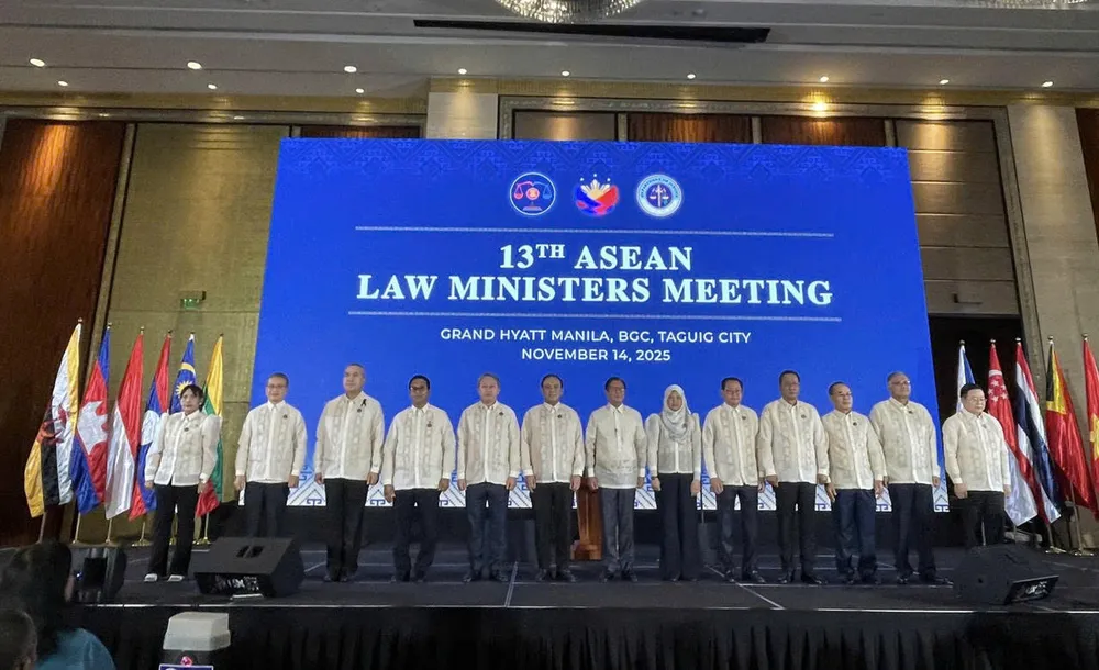 Đại diện các nước tham dự Hội nghị Bộ trưởng Tư pháp ASEAN lần thứ 13. Ảnh: BTP dẫn độ đại biểu các nước.jpg