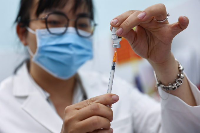 Tiêm vaccine tại TP HCM. Ảnh: Quỳnh Trần
